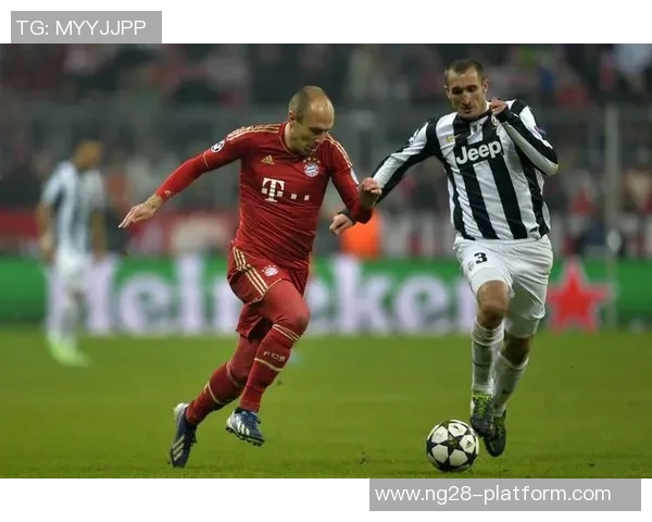 足总杯精彩对决拜仁4-0战胜尤文图斯争议判罚引发热议