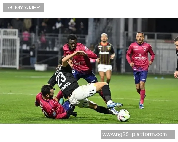 德甲激情对决阿森纳大胜那不勒斯神扑瞬间引发转会热议