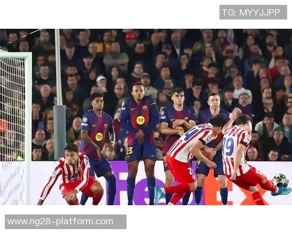 巴萨与里昂友谊赛激战四三红牌事件引发全场热议与点评