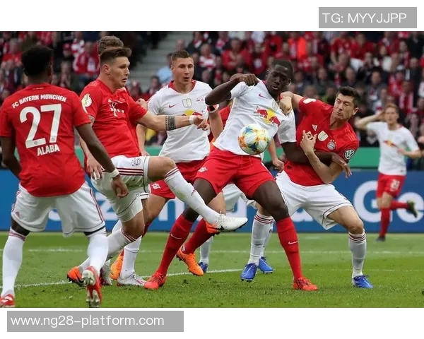 欧联杯激战莱比锡3-0拜仁点球争议引发全场热议与欢呼